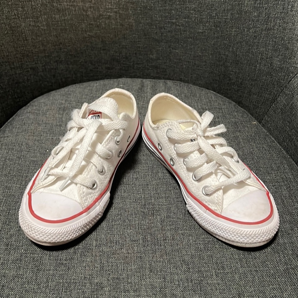 Girls Converse Allstar’s slightly used size 10.5.